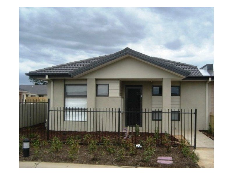 2 Penley Lane, Sandhurst VIC 3977