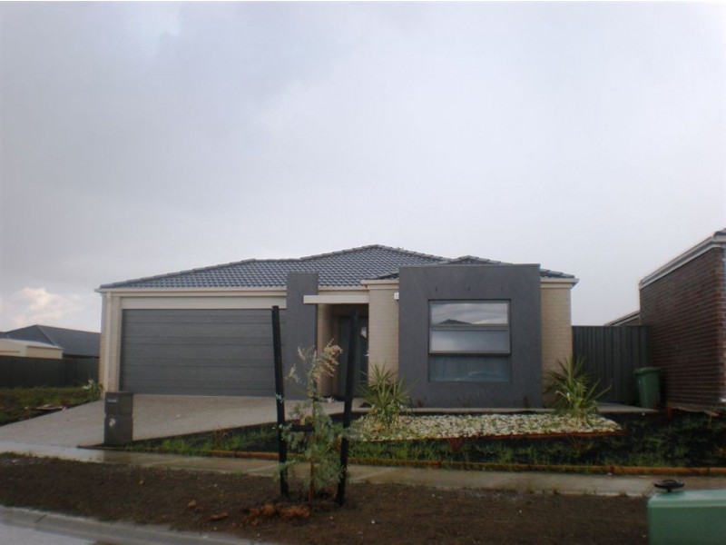 5 Ciliata Street, Cranbourne North VIC 3977