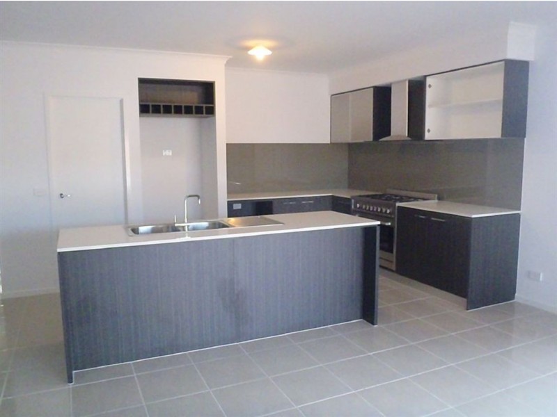 5 Ciliata Street, Cranbourne North VIC 3977