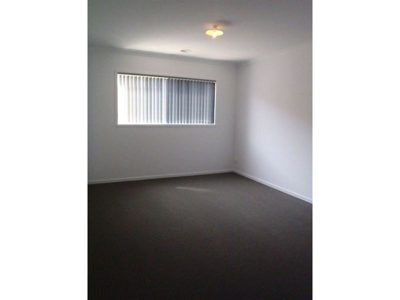 5 Ciliata Street, Cranbourne North VIC 3977