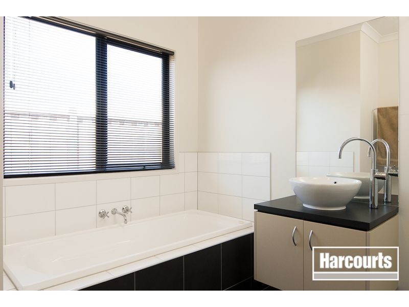 3 Thunderbolt Drive, Cranbourne East VIC 3977