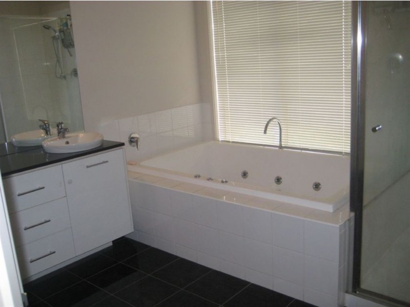 6 Palmer Drive, Narre Warren VIC 3805