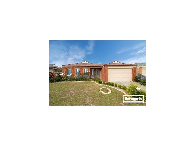 15 Bookham Way, Cranbourne West VIC 3977