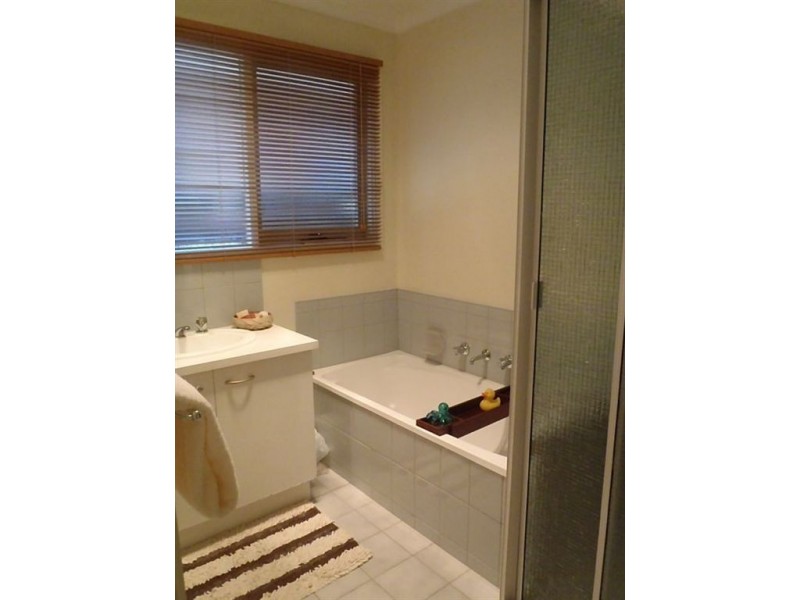 10 Fleetwood Drive, Narre Warren VIC 3805