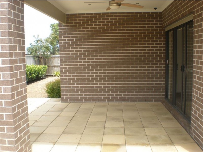 2 Torney Street, Cranbourne East VIC 3977