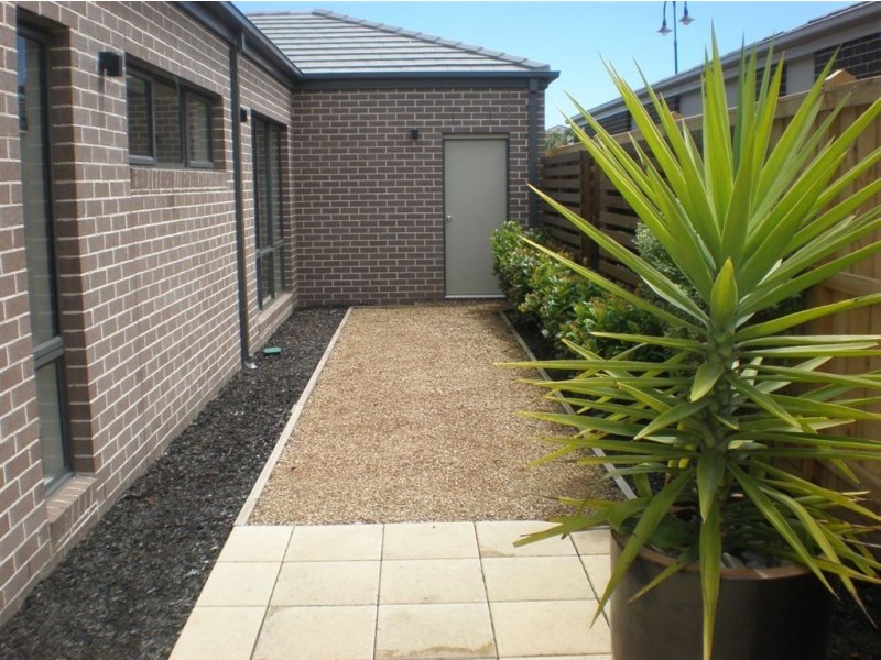 2 Torney Street, Cranbourne East VIC 3977