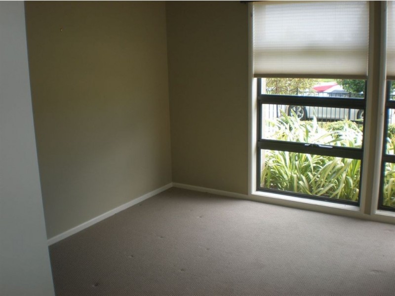 2 Torney Street, Cranbourne East VIC 3977