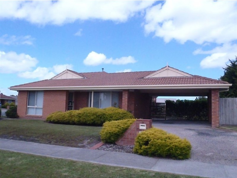 35 Baringa Park Drive, Narre Warren South VIC 3805