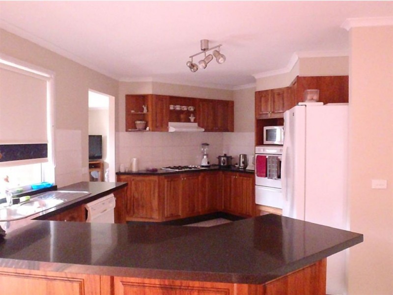 71 The Promenade, Narre Warren South VIC 3805