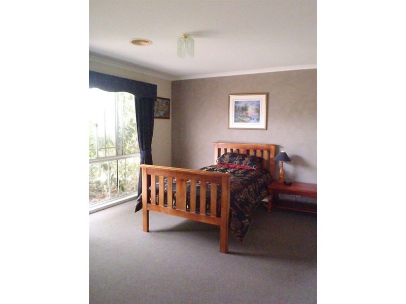 71 The Promenade, Narre Warren South VIC 3805