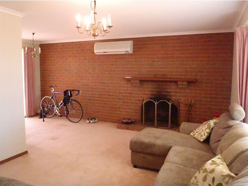 12 Fleetwood Drive, Narre Warren VIC 3805
