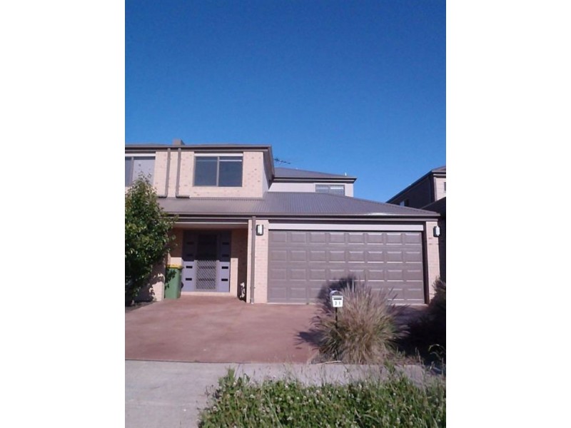 31 Fallingwater Drive, Pakenham VIC 3810