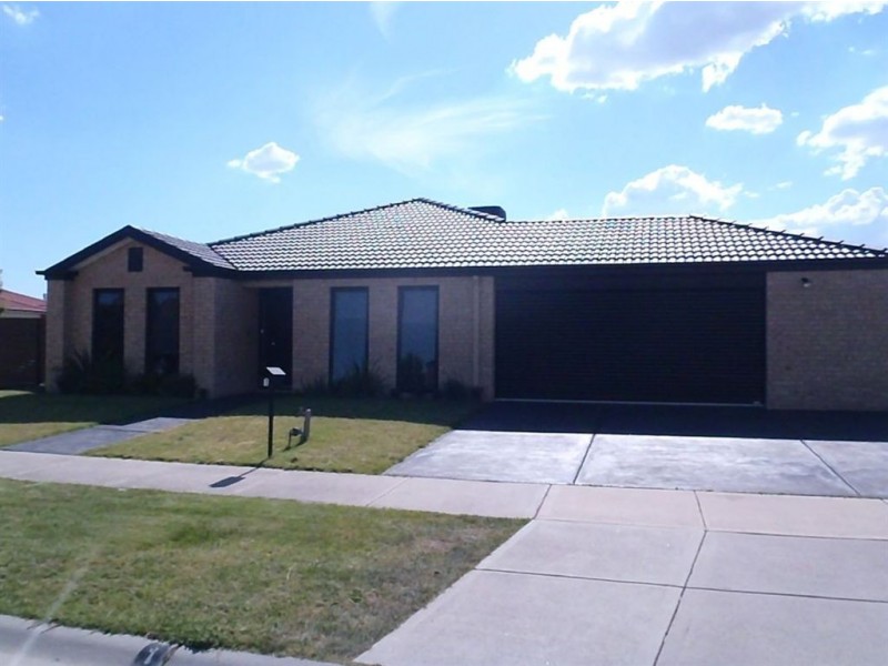 1 Greenfield Court, Cranbourne North VIC 3977