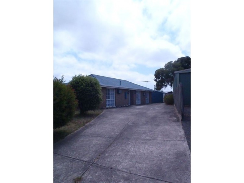 130 Endeavour Drive, Cranbourne North VIC 3977