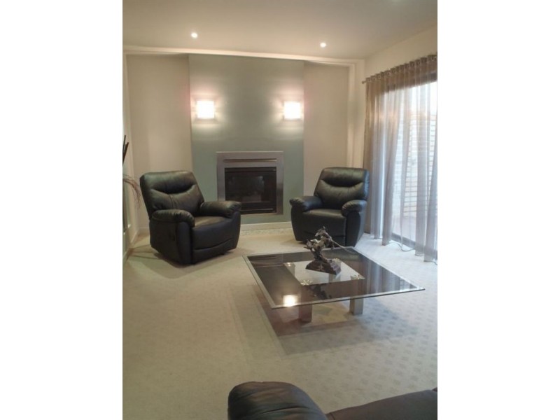 45 Golden Grove Drive, Narre Warren South VIC 3805