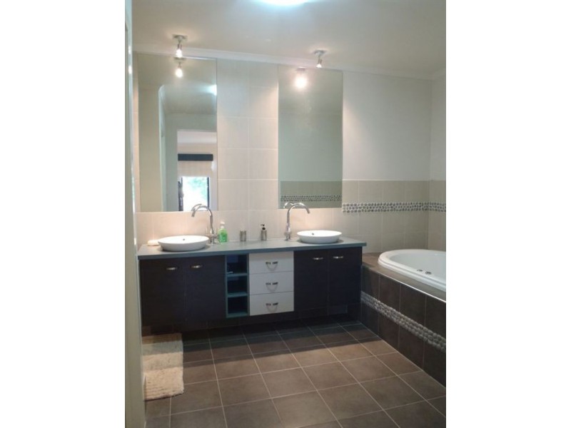 45 Golden Grove Drive, Narre Warren South VIC 3805