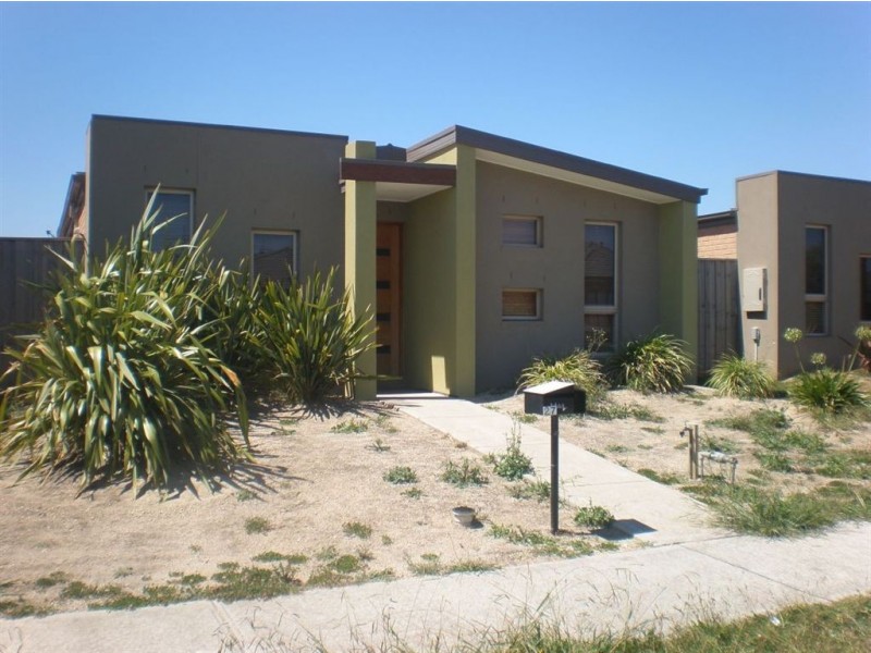 27 Pepperbush Circuit, Cranbourne VIC 3977