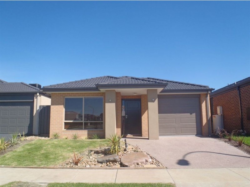 86 Selandra Boulevard, Clyde North VIC 3978