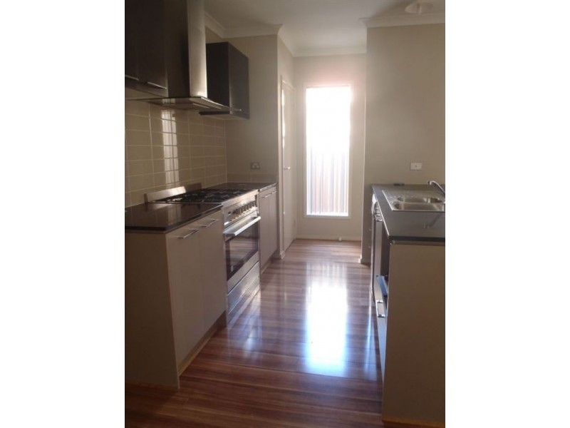 86 Selandra Boulevard, Clyde North VIC 3978