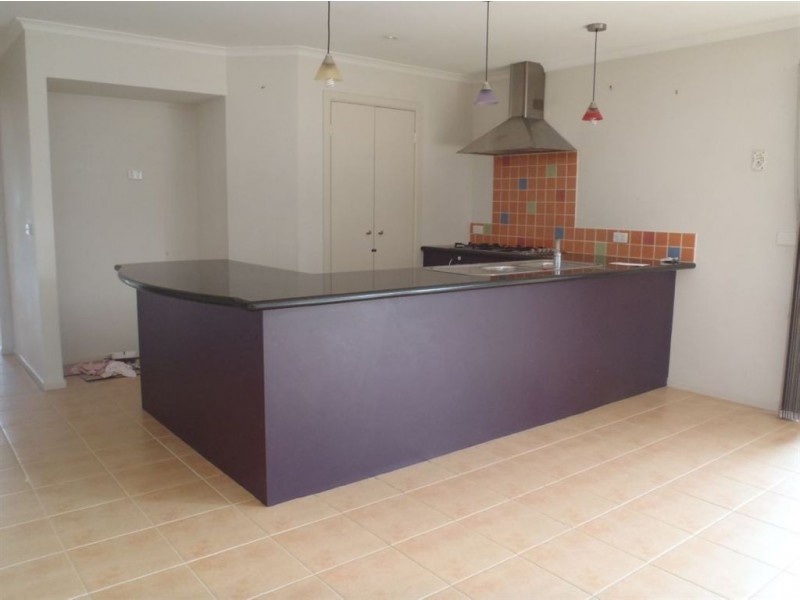 22 Pevensey Drive, Narre Warren South VIC 3805