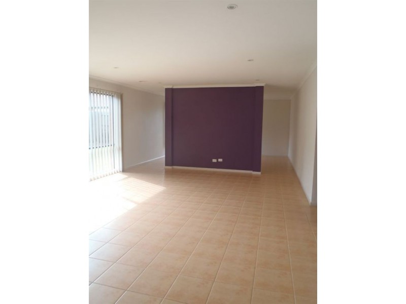 22 Pevensey Drive, Narre Warren South VIC 3805