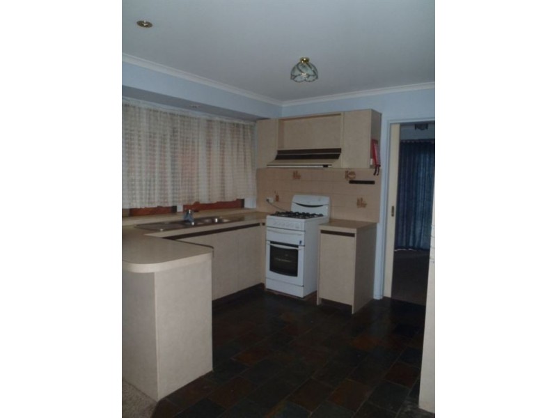 13 Reeves Court, Hampton Park VIC 3976