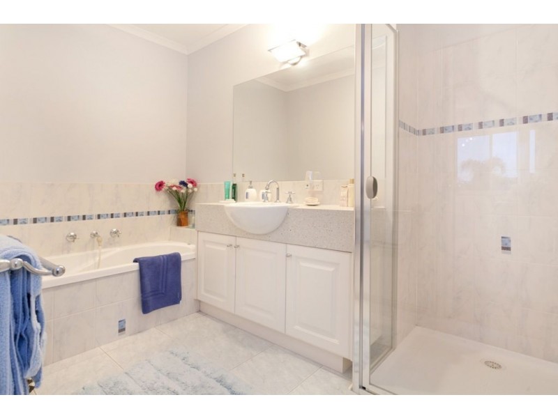 13 Provence Place, Narre Warren South VIC 3805