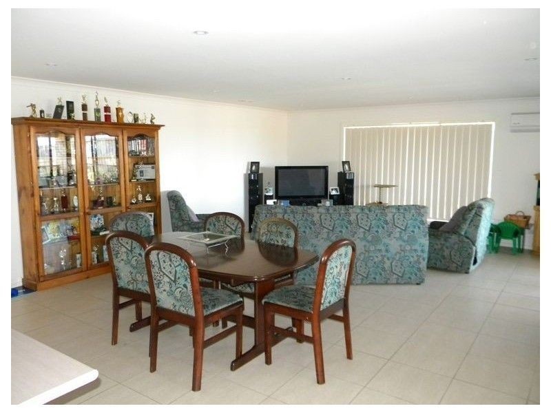 10 Greenview  Court,, Cranbourne North VIC 3977