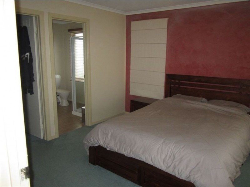 6 Fleur Court, Narre Warren South VIC 3805