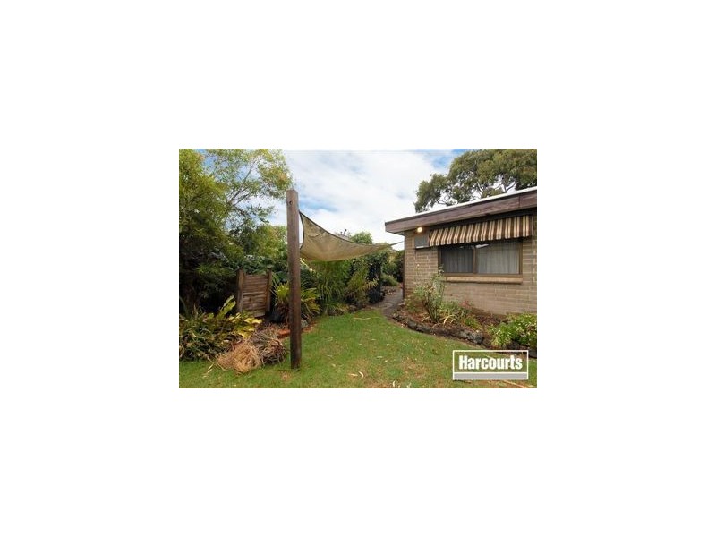 54 Meadow Wood Walk, Narre Warren VIC 3805