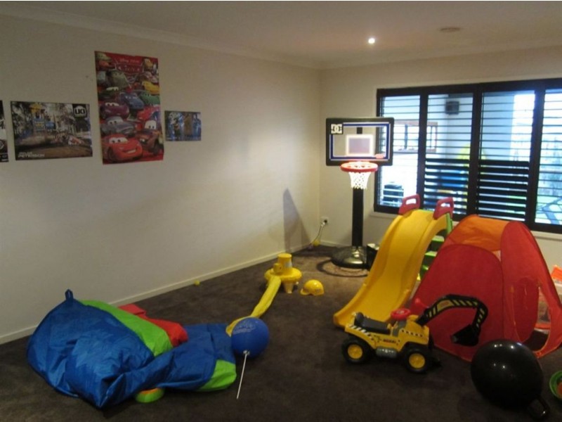 56 Kingdom Drive, Cranbourne VIC 3977