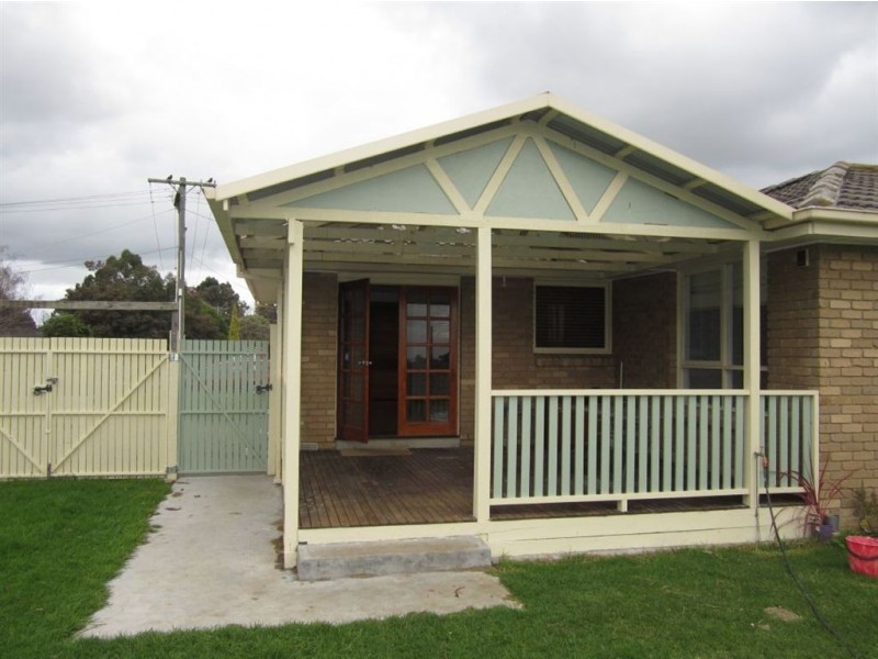 13 Fenfield Street, Cranbourne VIC 3977