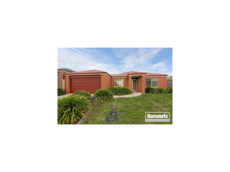 8 Athena Court, Cranbourne VIC 3977
