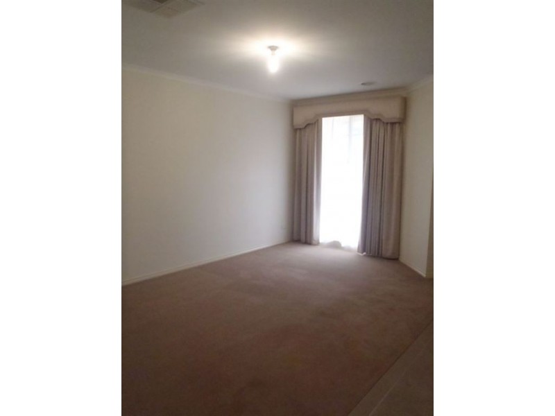 35 Tomasetti Crescent, Narre Warren VIC 3805