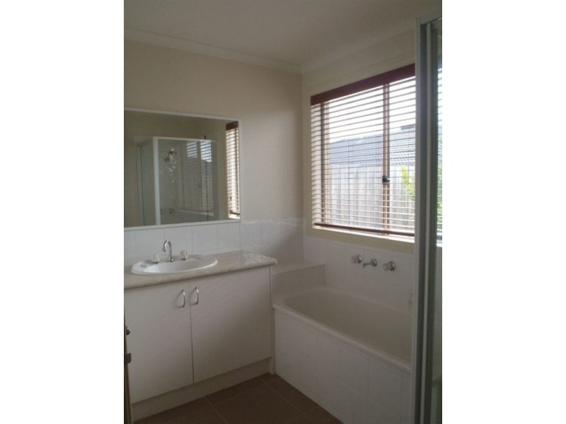 35 Tomasetti Crescent, Narre Warren VIC 3805