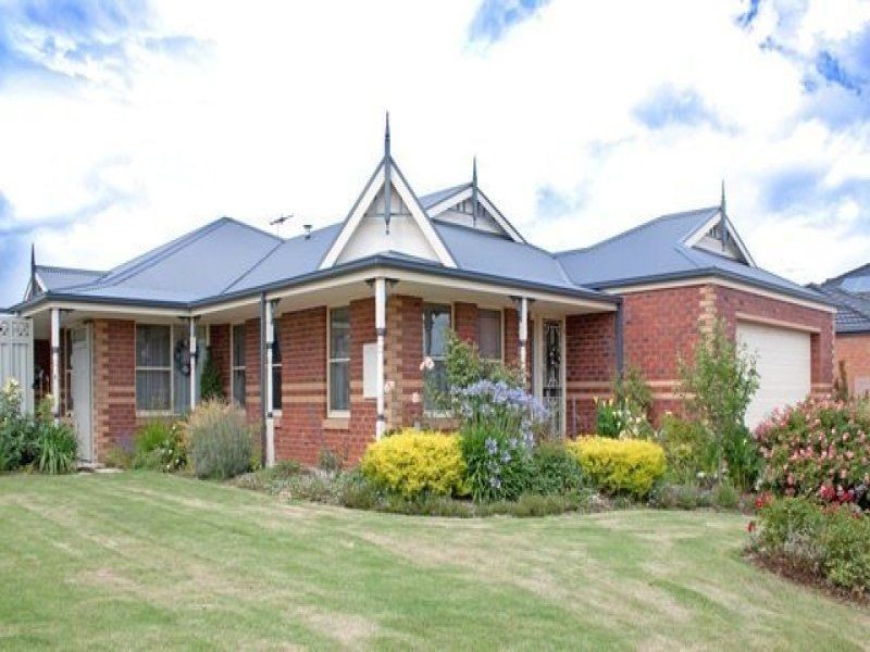 37 Hunt Club Blvd, Cranbourne East VIC 3977