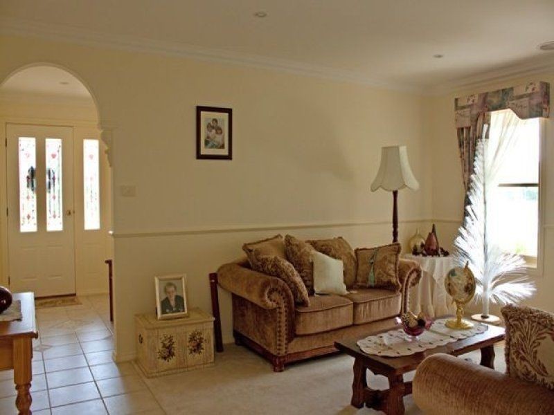 37 Hunt Club Blvd, Cranbourne East VIC 3977