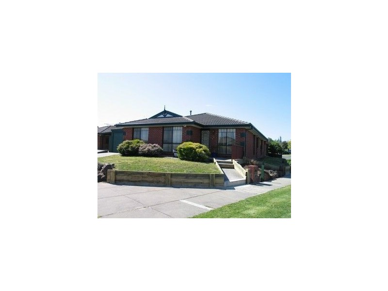 9 Godwin crescent, Cranbourne North VIC 3977