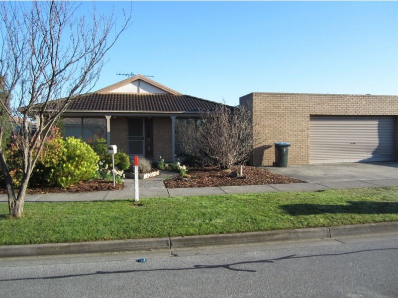 5 Ellenvale Drive, Narre Warren VIC 3805