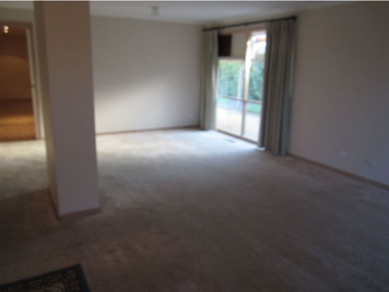 5 Ellenvale Drive, Narre Warren VIC 3805