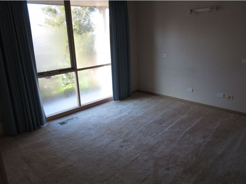 5 Ellenvale Drive, Narre Warren VIC 3805