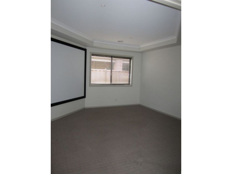 11 Springmount Street, Cranbourne North VIC 3977