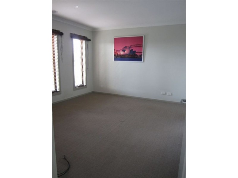 11 Springmount Street, Cranbourne North VIC 3977