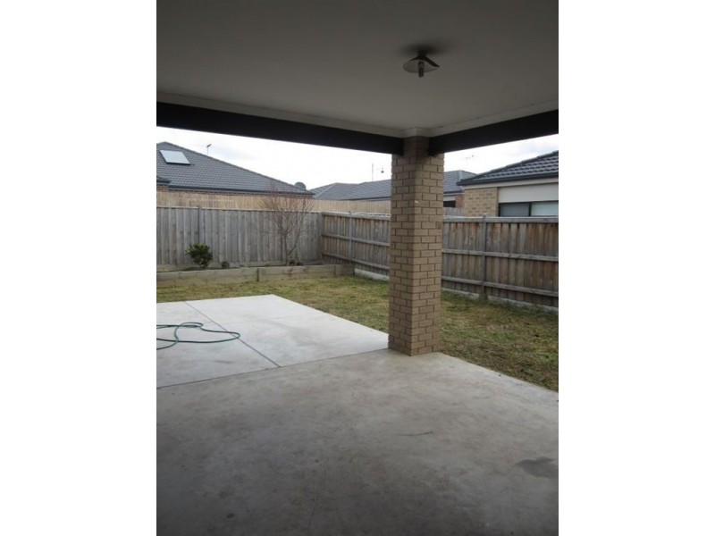 11 Springmount Street, Cranbourne North VIC 3977