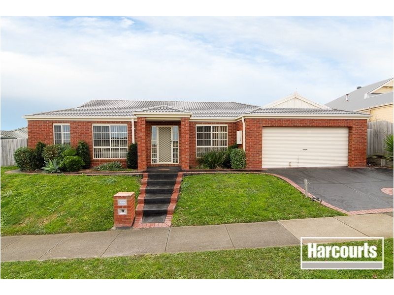 10 Oakgrove Drive, Narre Warren South VIC 3805
