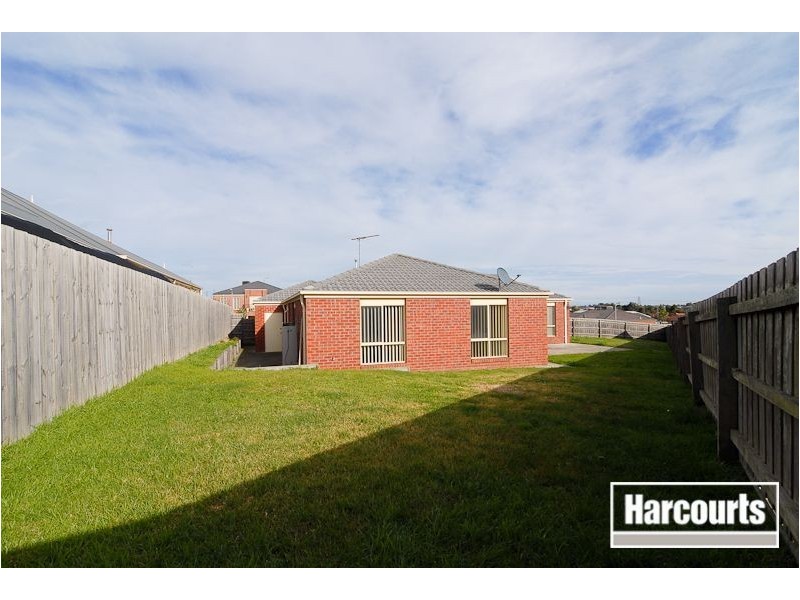 10 Oakgrove Drive, Narre Warren South VIC 3805