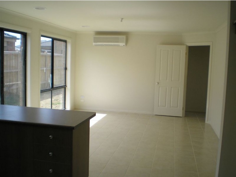 82 Ridgemont Drive, Berwick VIC 3806