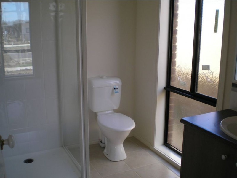 82 Ridgemont Drive, Berwick VIC 3806