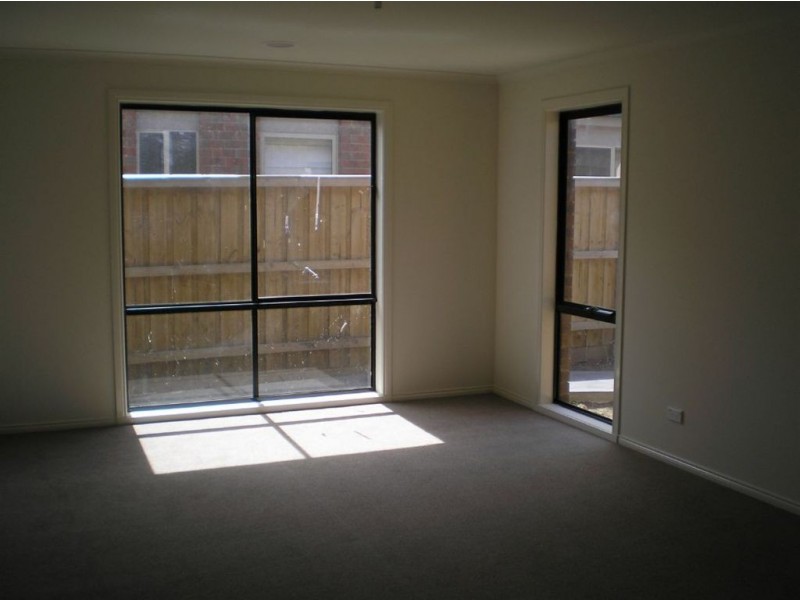 82 Ridgemont Drive, Berwick VIC 3806