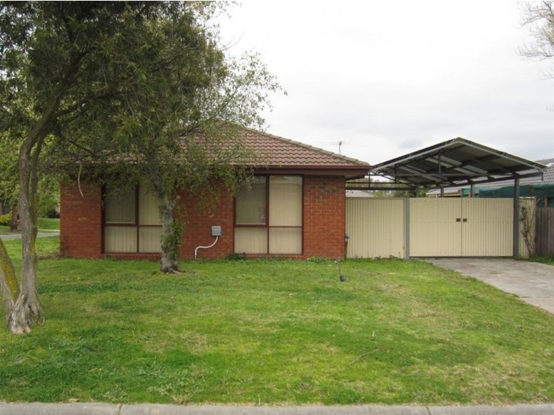 21 Maltravers Crescent, Cranbourne North VIC 3977